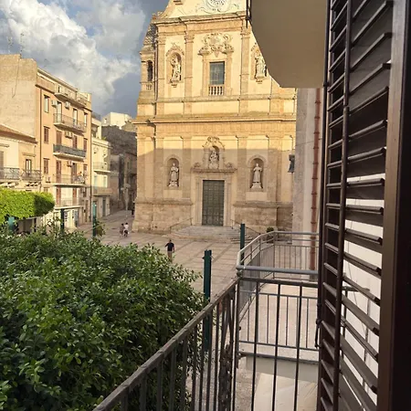 Casa Catalano 阿尔卡莫